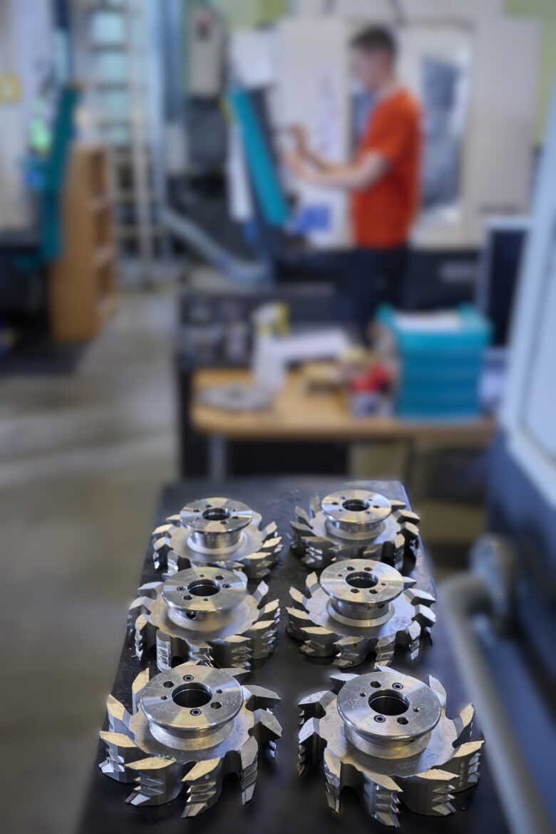 Valmis teritatud freesid Teritatud freesid pärast hooldust ja taastamist